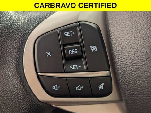 Used 2023 Ford Explorer XLT AWD/4WD image 15