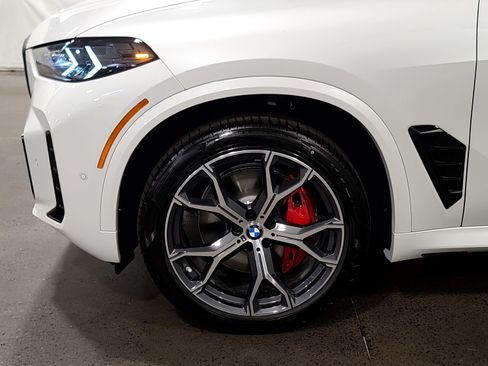 Used 2026 BMW X5 xDrive40i w/ M Sport Package AWD/4WD image 10
