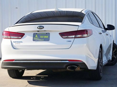 Used 2017 Kia Optima LX w/ Value Package image 4