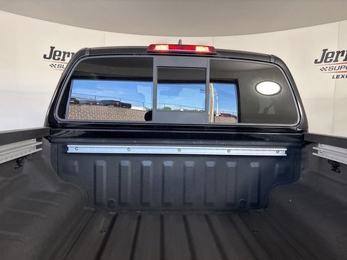 Used 2022 Nissan Frontier PRO-4X AWD/4WD image 24