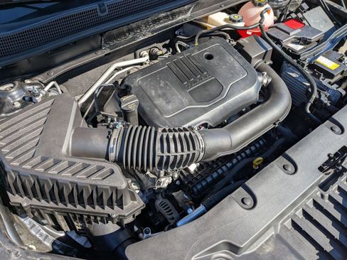 Used 2025 Chevrolet Blazer LT image 12