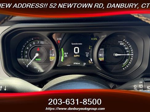 Used 2024 Jeep Wrangler Unlimited w/ Convenience Group AWD/4WD image 14