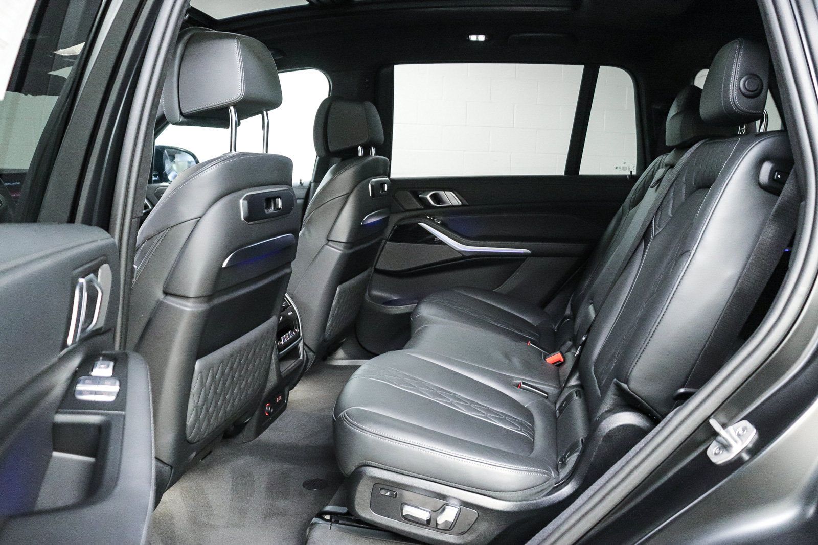 Certified 2024 BMW X7 M60i w/ Executive Package AWD/4WD image 23