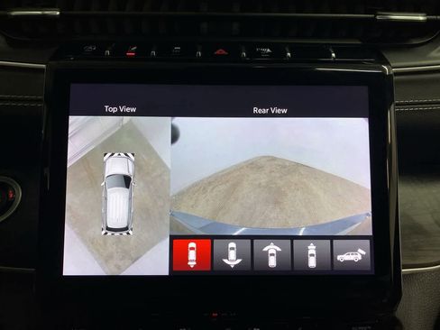 Used 2022 Jeep Grand Cherokee L Limited w/ Luxury Tech Group II image 25