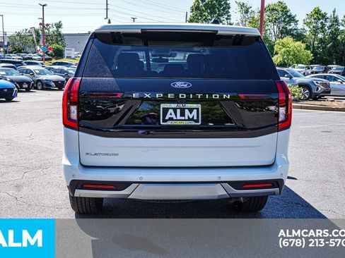 Used 2025 Ford Expedition Platinum AWD/4WD image 11