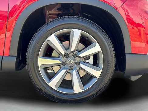 Certified 2025 Honda Pilot Touring image 11
