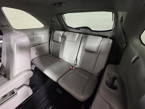 Used 2018 Toyota Highlander XLE AWD/4WD image 30