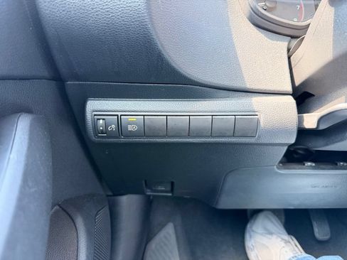 Used 2025 Toyota Corolla LE FWD image 24