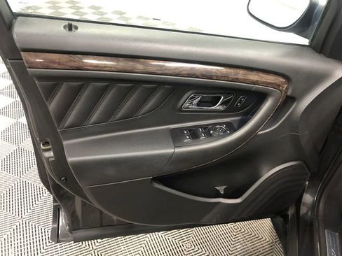 Used 2017 Ford Taurus Limited FWD image 12