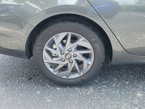Used 2024 Hyundai Elantra SEL FWD image 5