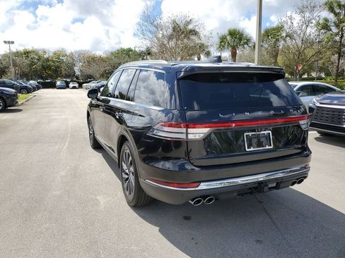 Used 2025 Lincoln Aviator 2WD image 3