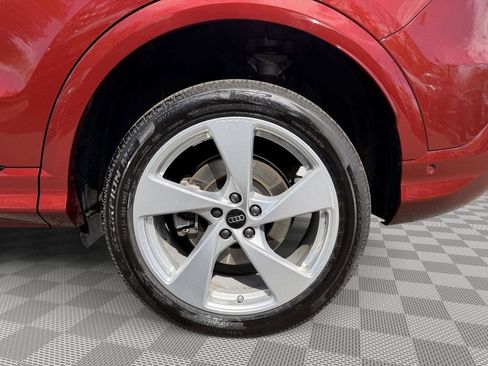 Used 2025 Audi Q5 Premium w/ Premium Plus AWD/4WD image 11