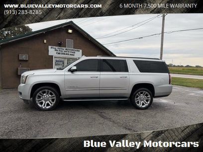 Used 2017 GMC Yukon XL SLT w/ Premium Edition