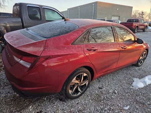 Used 2023 Hyundai Elantra SEL w/ Convenience Package image 5