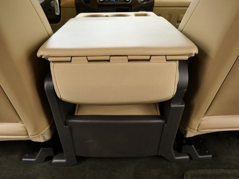 Used 2011 Ford F350 Lariat image 22