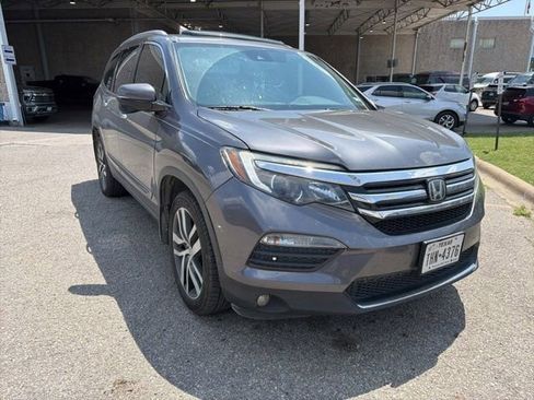 Used 2018 Honda Pilot Touring image 1