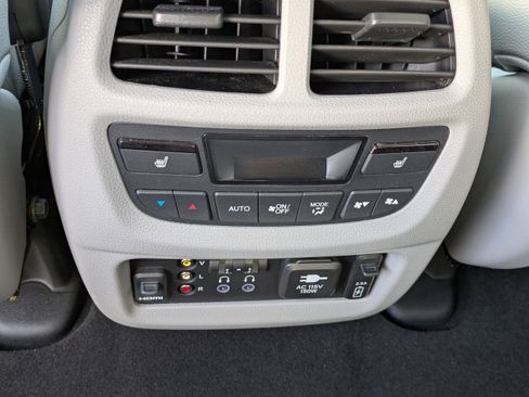 Used 2018 Honda Pilot Elite image 17