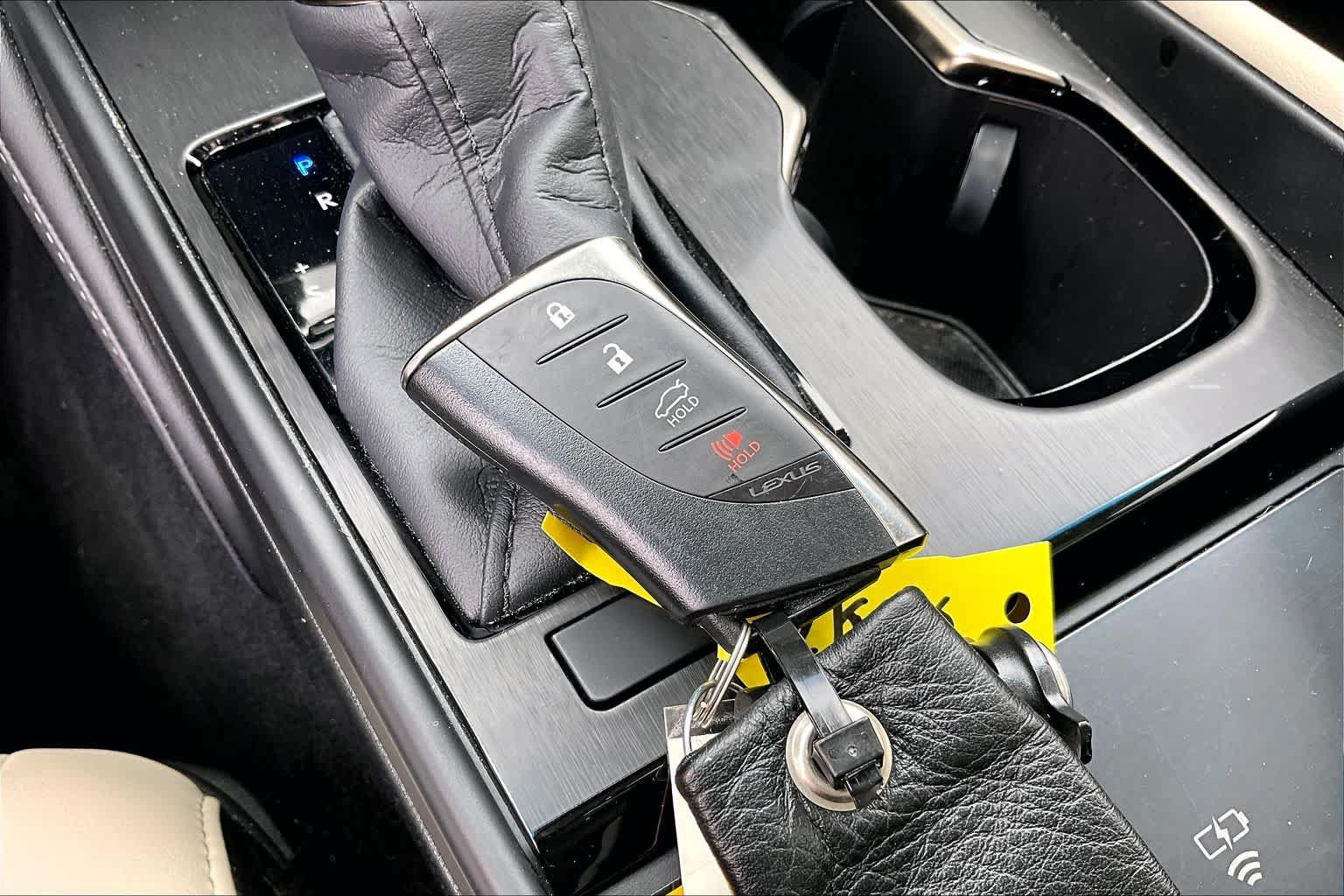 Used 2025 Lexus ES 350 w/ Premium Package FWD image 15