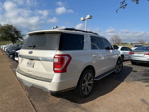 Used 2019 Ford Expedition XLT w/ Equipment Group 202A RWD image 5