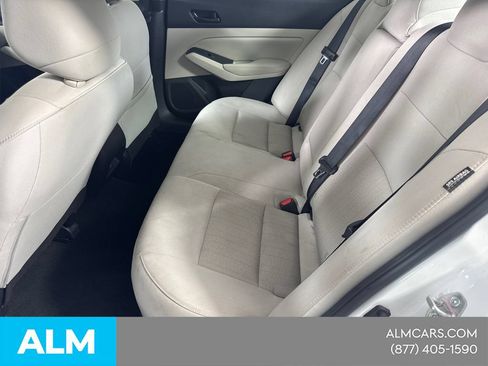Used 2025 Nissan Altima 2.5 SV FWD image 23