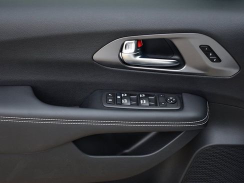 New 2026 Chrysler Pacifica Select w/ S Appearance Package FWD image 14