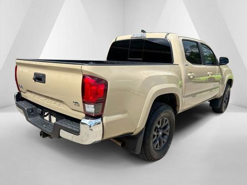 Used 2020 Toyota Tacoma SR5 AWD/4WD image 7