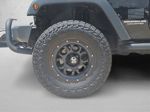 Used 2015 Jeep Wrangler Unlimited Rubicon AWD/4WD image 21
