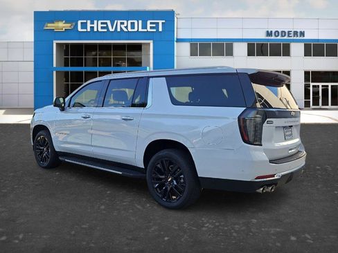 New 2026 Chevrolet Suburban Premier w/ Sun And Tow Package AWD/4WD image 3