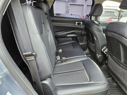 Used 2021 Kia Sorento S w/ Panoramic Sunroof Package AWD/4WD image 16