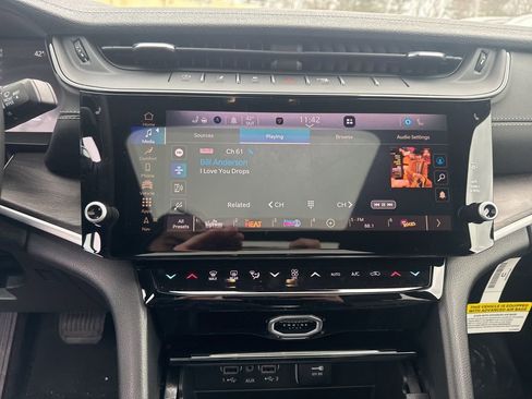 New 2026 Jeep Grand Cherokee Limited image 12