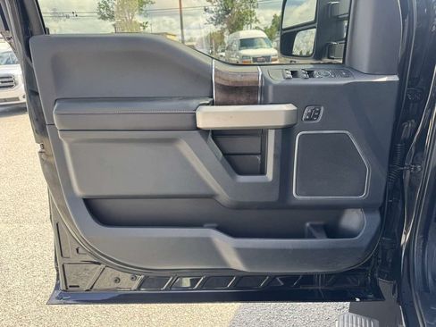 Used 2022 Ford F350 Lariat w/ Lariat Ultimate Package AWD/4WD image 29