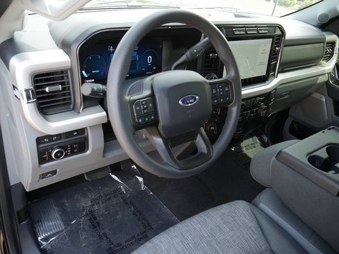 Used 2023 Ford F250 XLT w/ Black Appearance Package AWD/4WD image 12