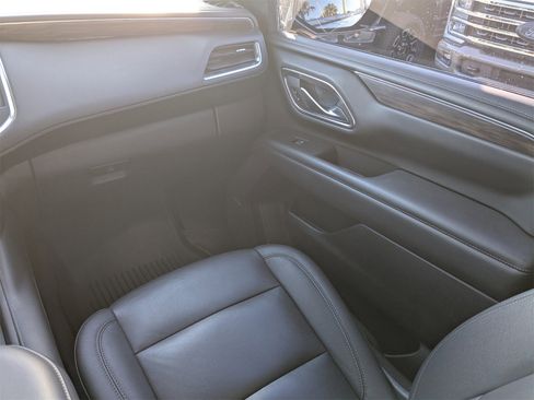 Used 2022 Chevrolet Suburban Z71 image 17