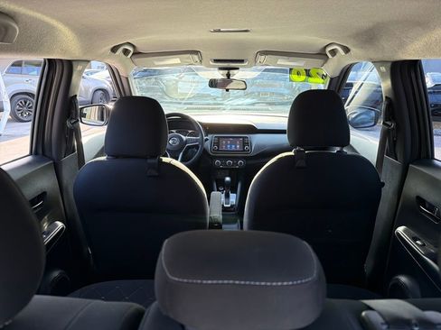 Used 2020 Nissan Kicks S image 30