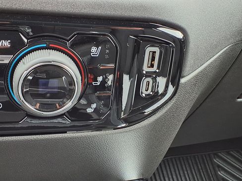 Used 2025 Chevrolet Silverado 3500 LTZ w/ LTZ Plus Package image 11