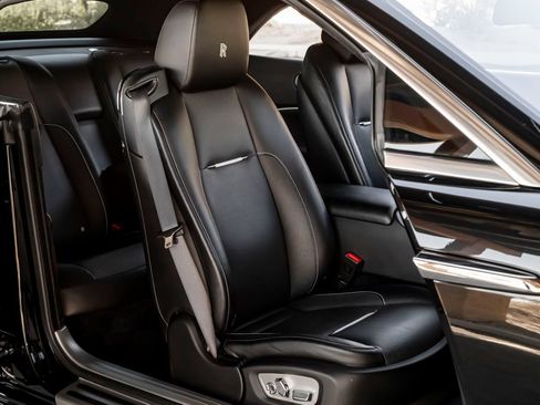 Certified 2018 Rolls-Royce Dawn RWD image 30