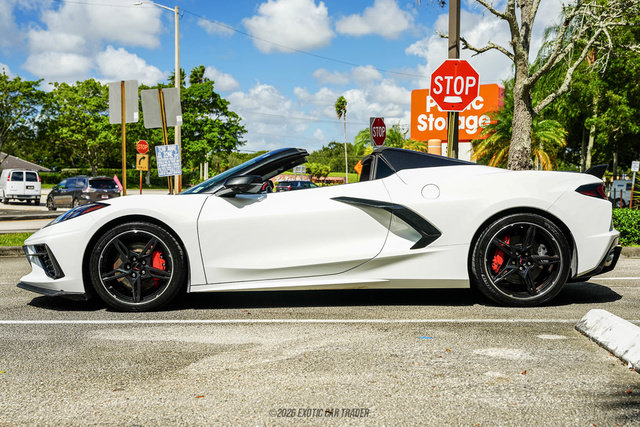 Used 2021 Chevrolet Corvette Stingray Premium Conv w/ Z51 Performance Package RWD image 2
