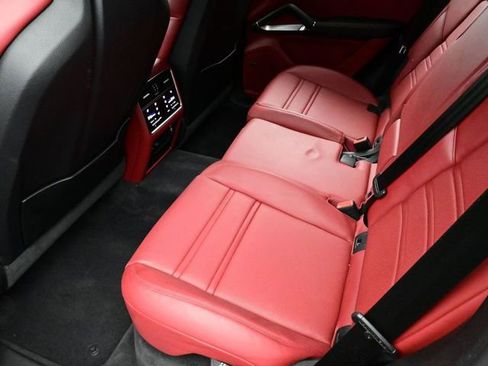 Certified 2022 Porsche Cayenne Turbo S AWD/4WD image 15