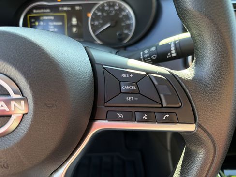 Used 2023 Nissan Versa SV image 10