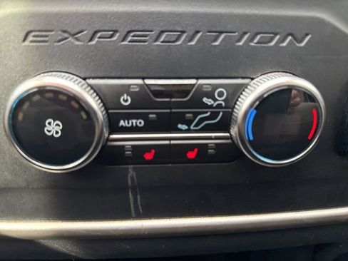 Used 2024 Ford Expedition Limited AWD/4WD image 13