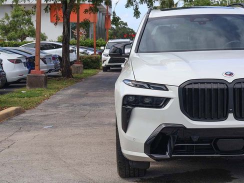 Used 2023 BMW X7 M60i w/ Executive Package AWD/4WD image 16
