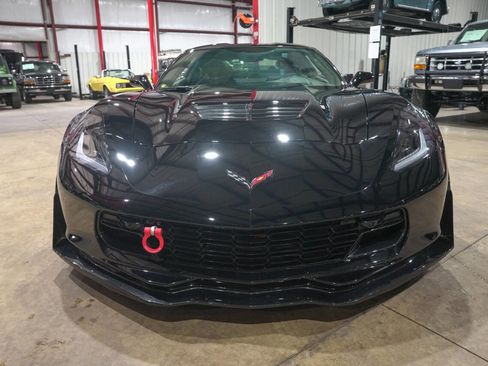 Used 2017 Chevrolet Corvette Z06 w/ Z07 Performance Package RWD image 13