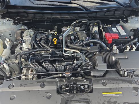 Used 2024 Nissan Altima 2.5 SR FWD image 17