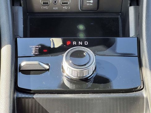 Used 2025 Jeep Grand Cherokee L Limited w/ Luxury Tech Group II image 20