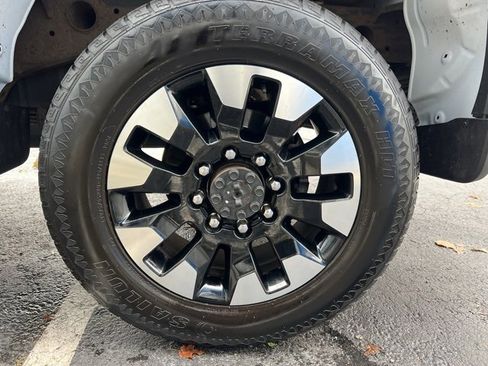 Used 2020 Chevrolet Silverado 2500 Custom w/ Custom Convenience Package image 25