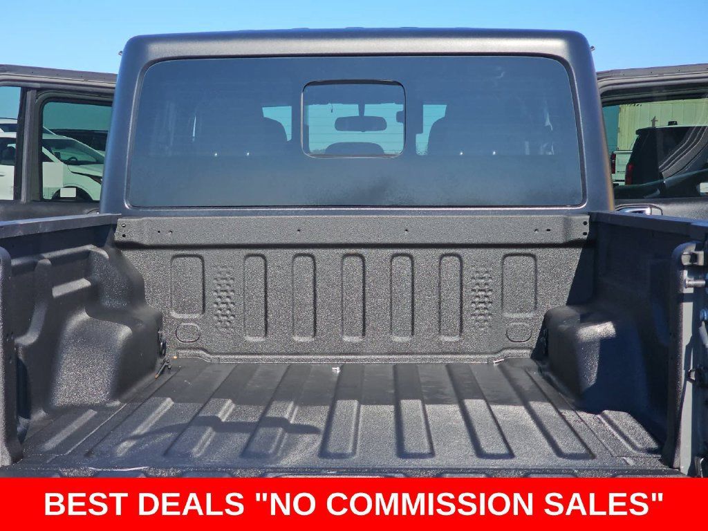 Used 2022 Jeep Gladiator Sport AWD/4WD image 12