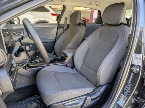Used 2025 Kia K4 FWD image 23