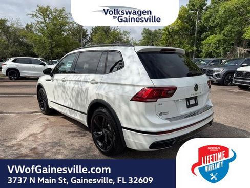 Used 2024 Volkswagen Tiguan SE R-Line AWD/4WD image 4