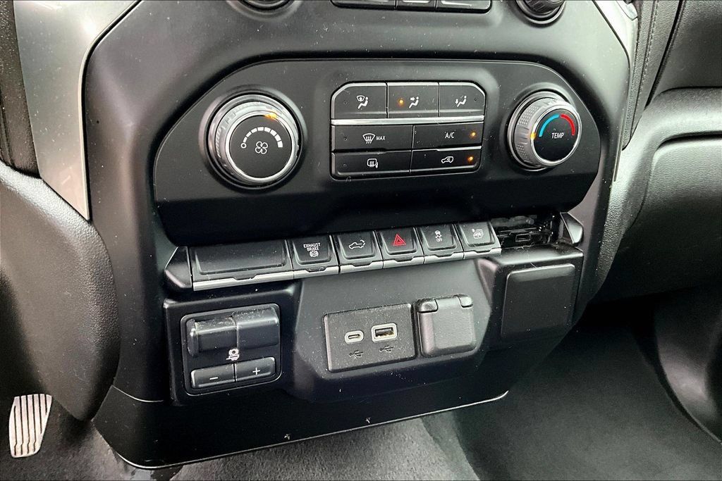 Used 2023 Chevrolet Silverado 3500 LT AWD/4WD image 13