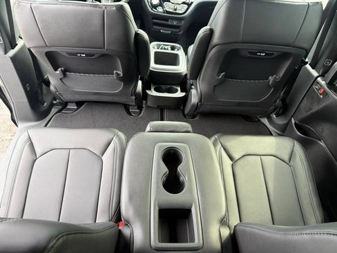 New 2026 Chrysler Pacifica Select FWD image 50
